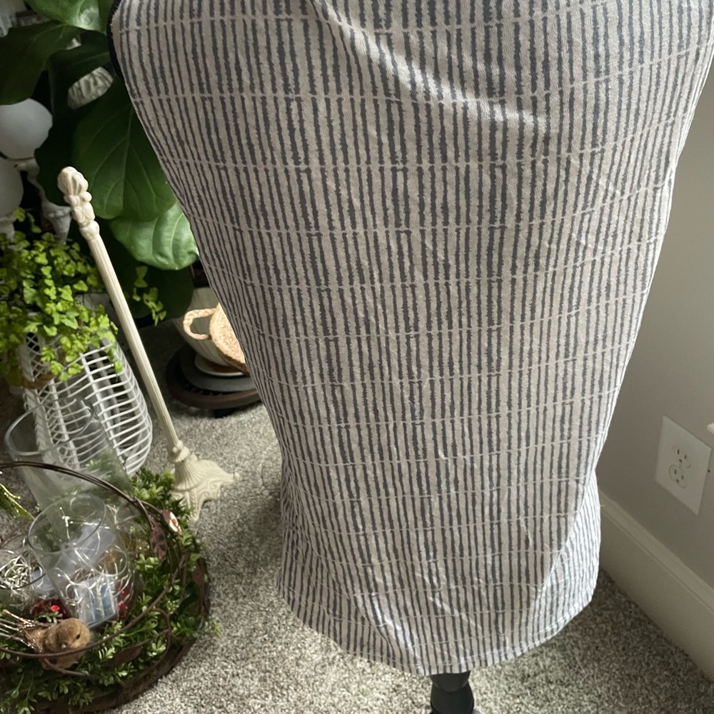 Athleta woman’s top in SZ S in gently used condition - Picture 4 of 4